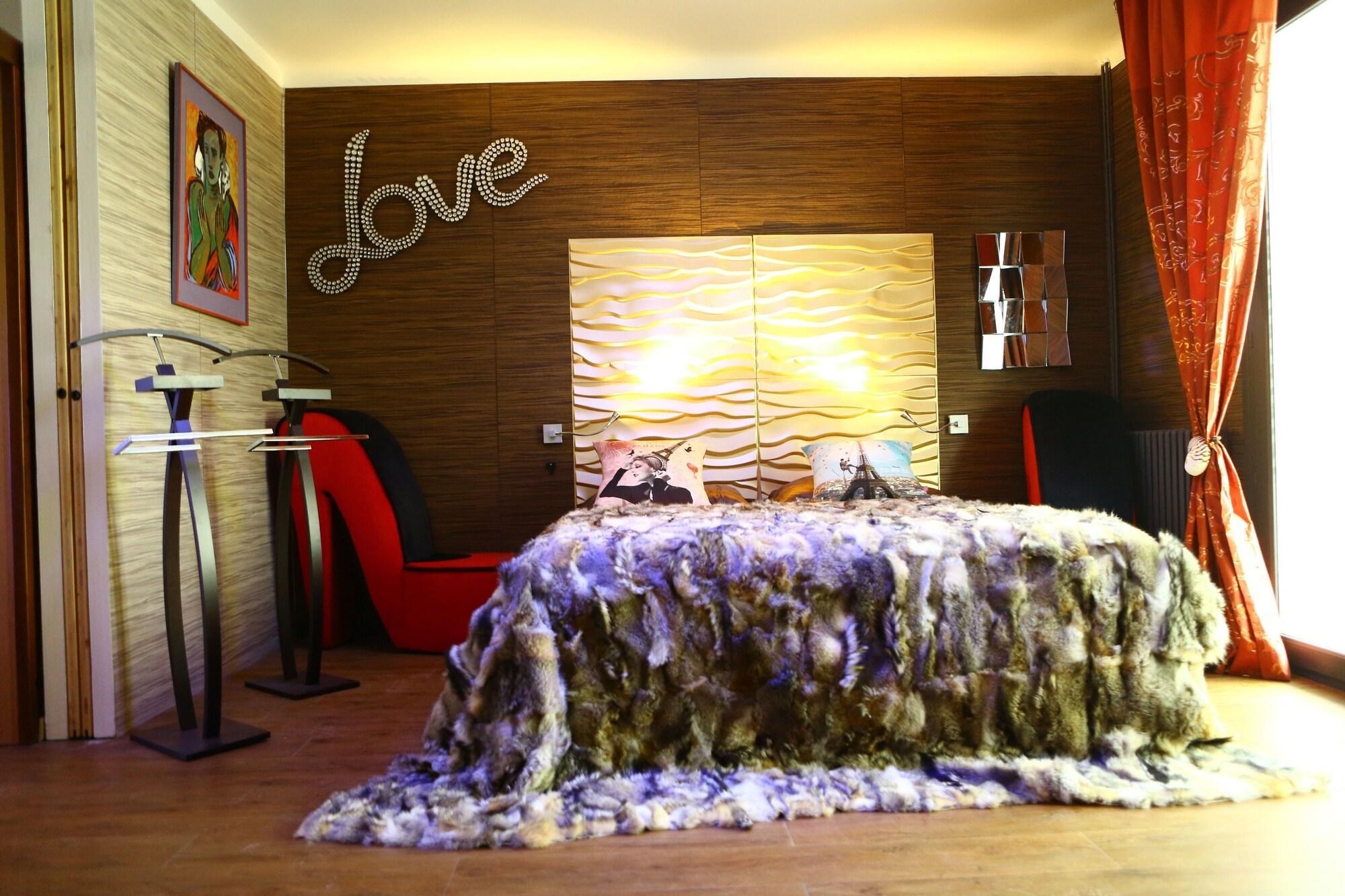 Logis - Hotel Arc En Ciel Et Spa Les Sables D'Olonne Eksteriør bilde