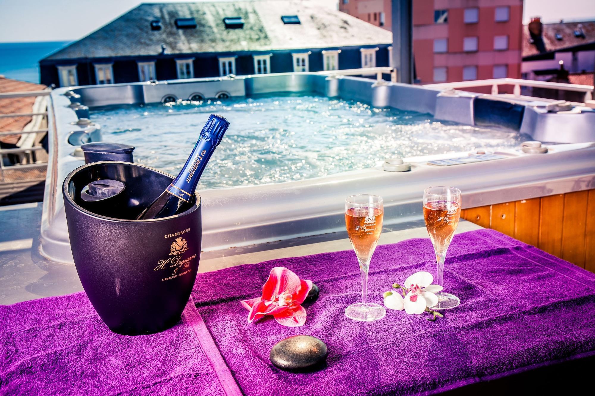 Logis - Hotel Arc En Ciel Et Spa Les Sables D'Olonne Eksteriør bilde