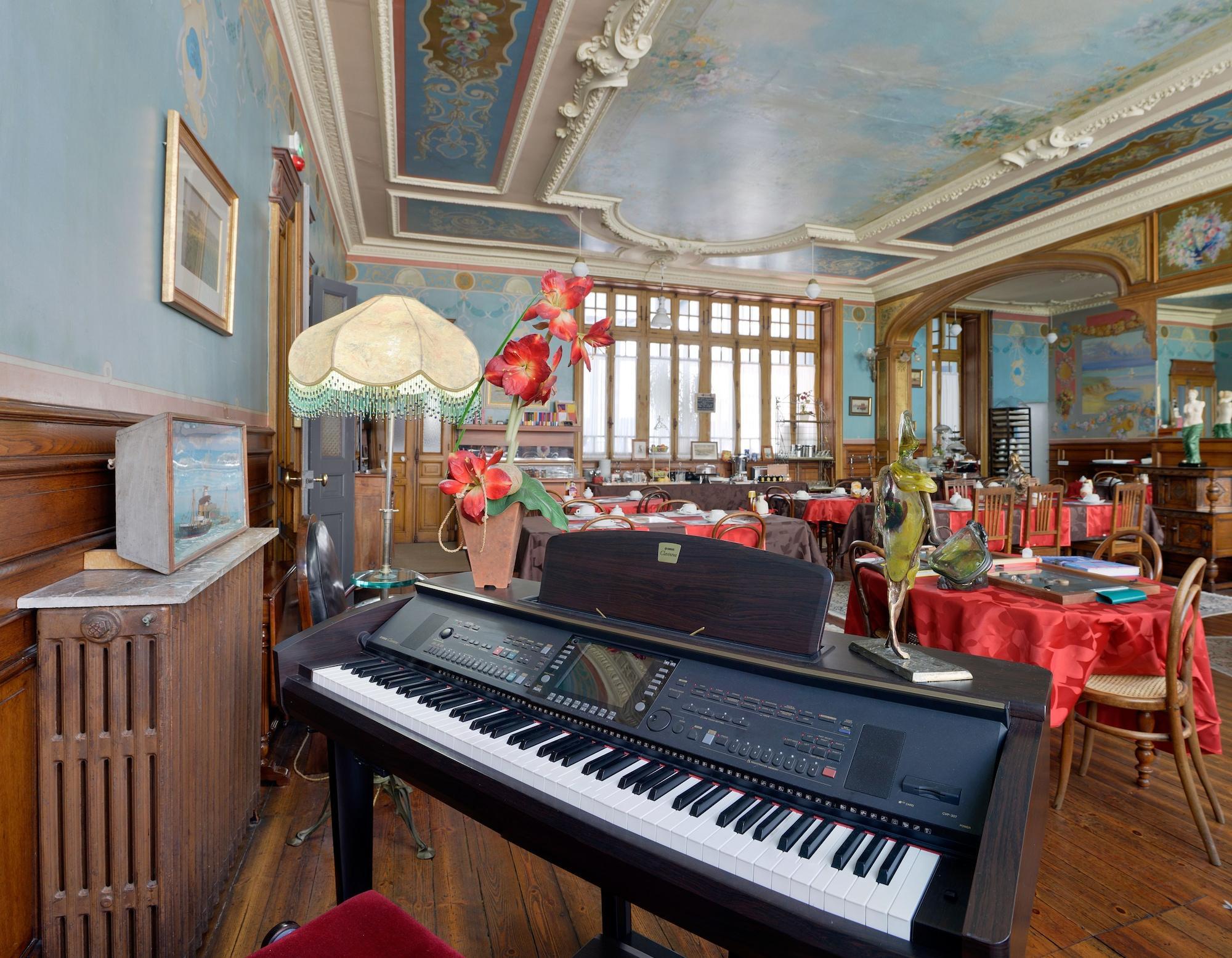 Logis - Hotel Arc En Ciel Et Spa Les Sables D'Olonne Eksteriør bilde
